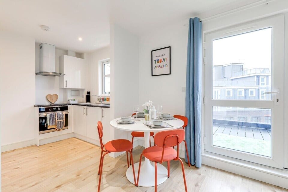 Dining/Kitchen