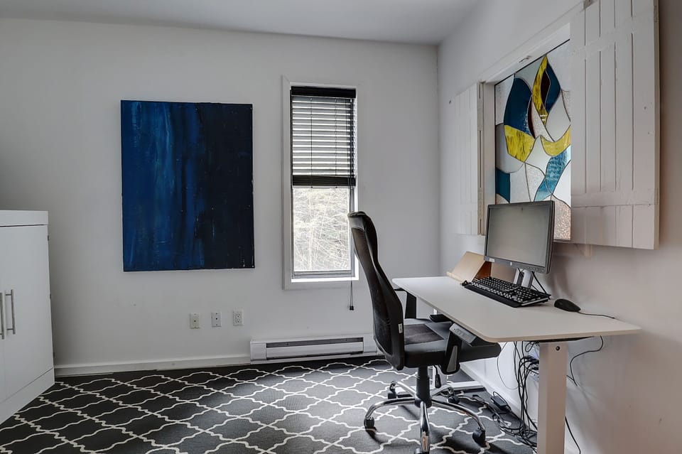 Bedroom 3 with Murphy Queen bed and desk