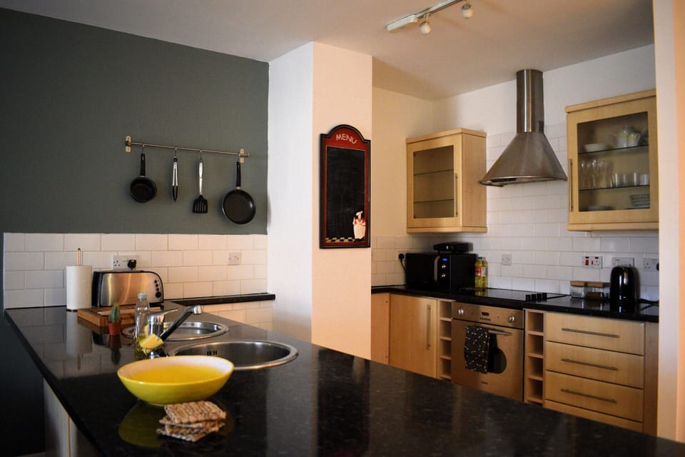 Kitchen bar