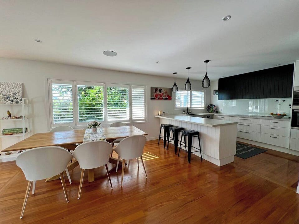 Open plan Dining and Kitchen area