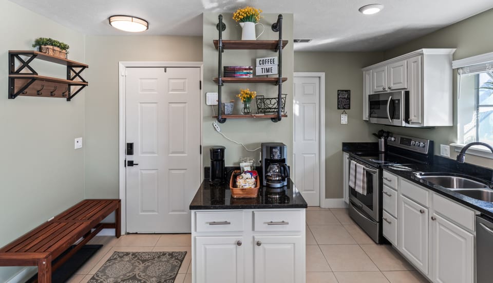 Mini Coffee Bar~ Both Traditional Drip and Keurig Single Serve Coffee Maker