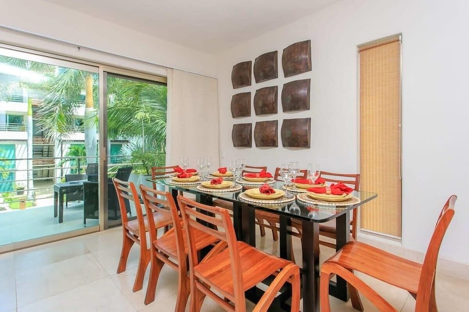 A great dining table to comfortably seat 8