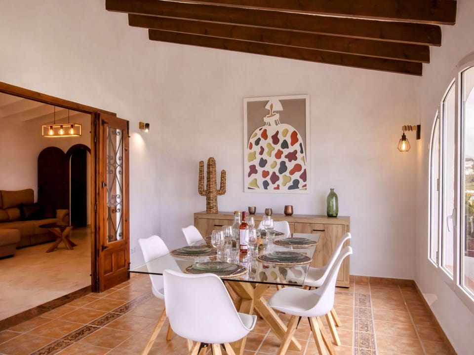 Furniture, Table, Property, Building, Chair, Wood, Interior Design, Decoration, Lighting, Living Room