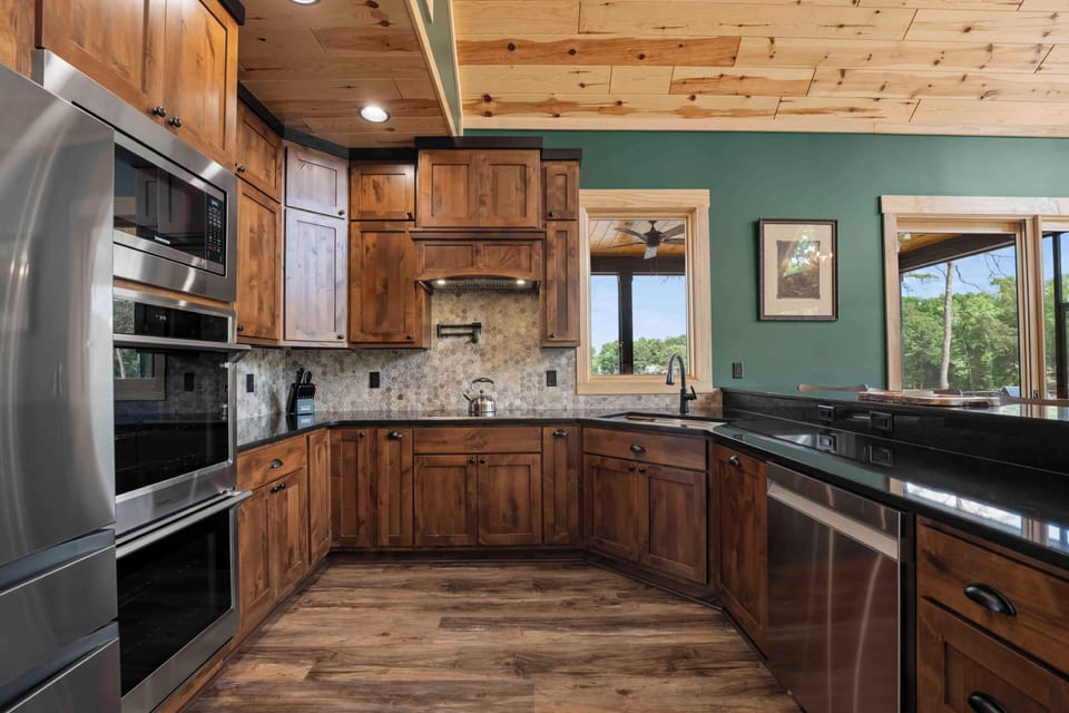 Fully stocked kitchen to prep all your group meals with stainless appliances. 