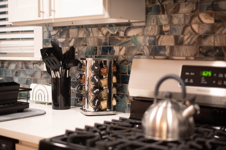 Unleash your culinary creativity on our sleek gas stove. Cook up a storm and let your inner chef shine.