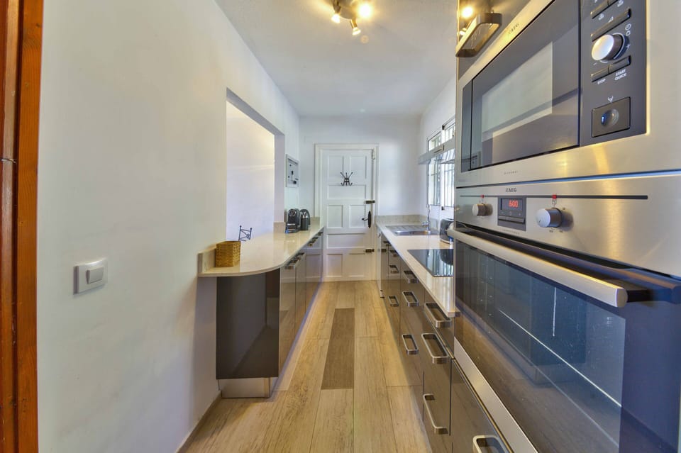 Well equipped kitchen