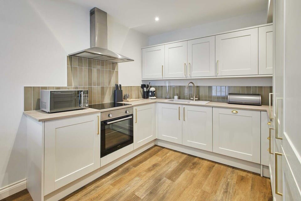 The Harbour Den, Whitby - Host & Stay