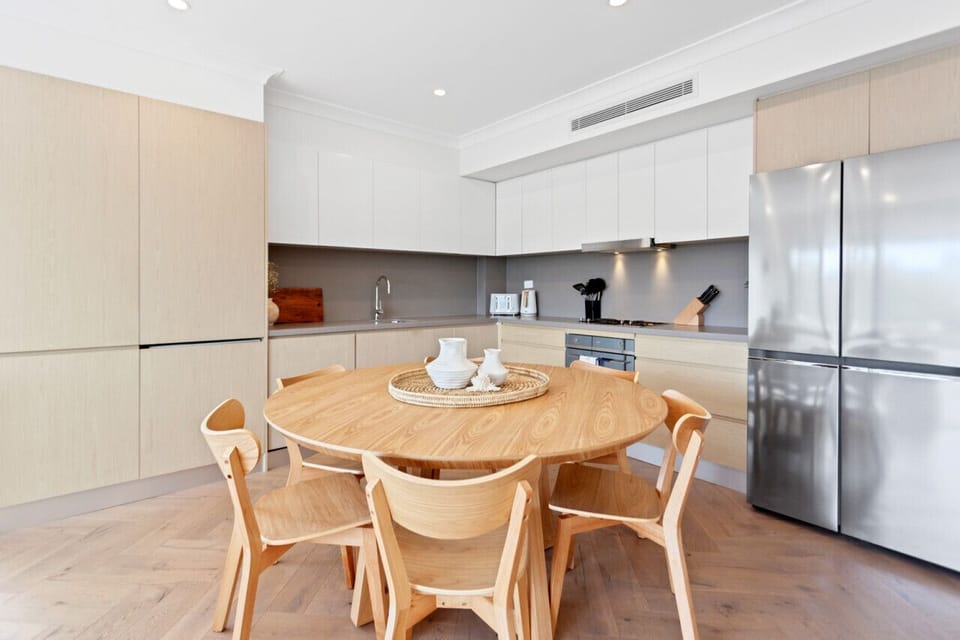 Bright and modern kitchen, perfect for home-cooked meals.