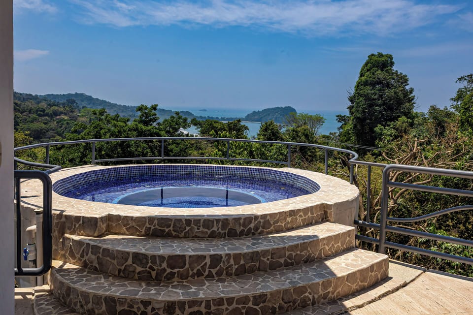 Top Level Deck Splash Pool & View