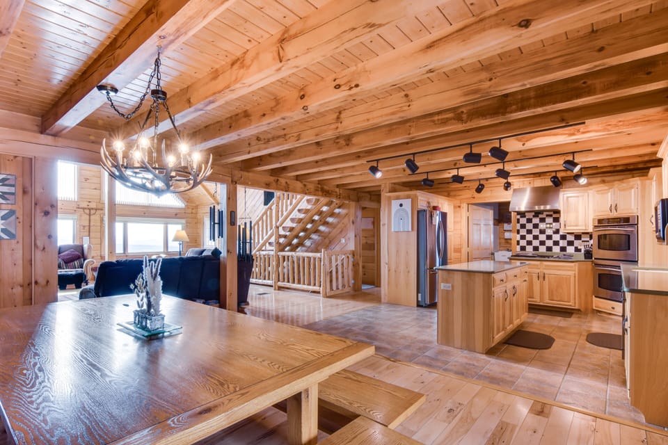 Dining Area | Dishware/Flatware | 1st Floor