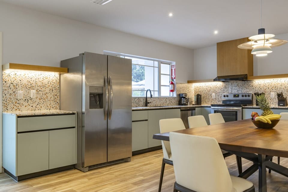 Kitchen w/ 2nd Dining Table