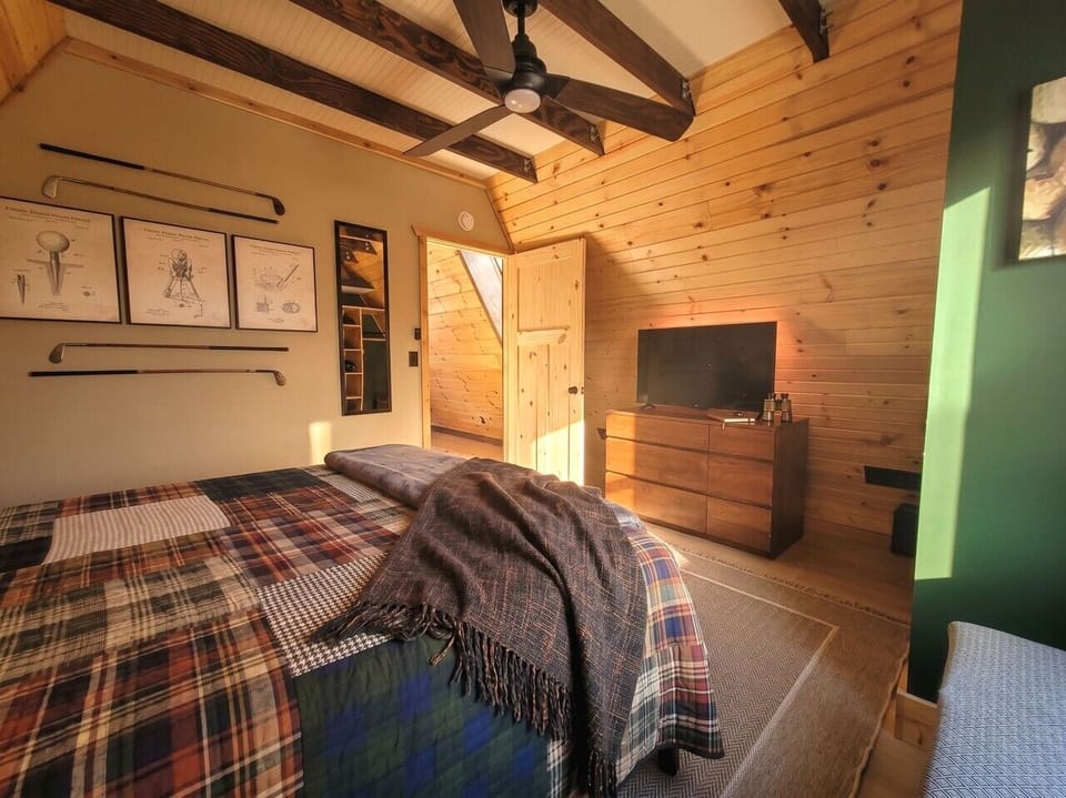 loft-bedroom-queen