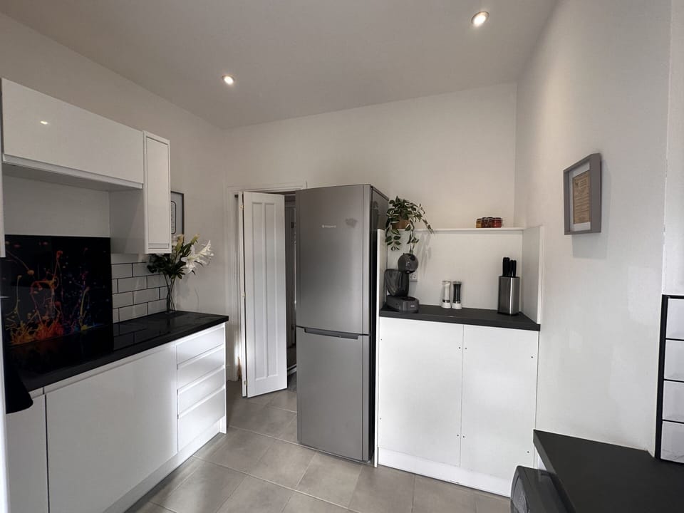 Kitchen / Mini breakfast bar