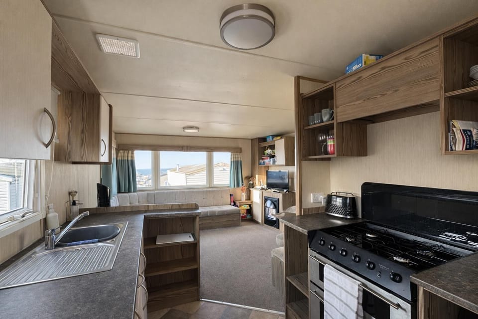 The kitchen has everything you will need to prepare everyones favourite meals, stop at the shop before you arrive and stock up on the snacks.
