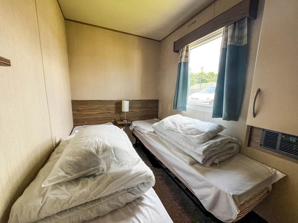Ideal for family holidays and getaways with friends seeking flexible sleeping arrangements.