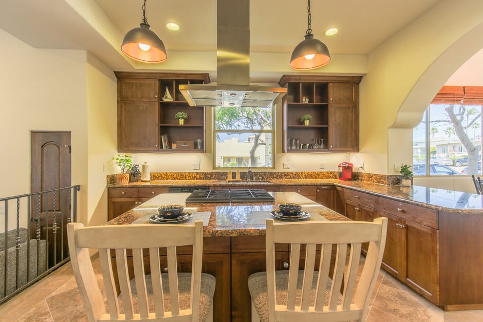 Additional seats at the counter