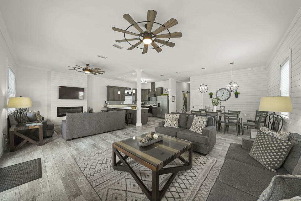 Beaches and Dreams - Crystal Beach - Living Room