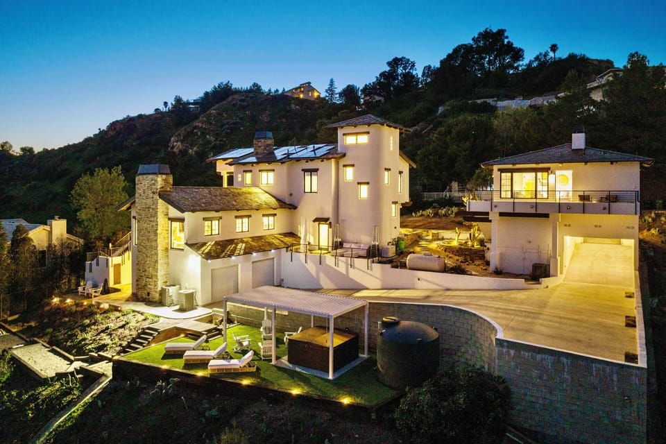 Main House + Guest House, Hot Tub, Mini Golf, 