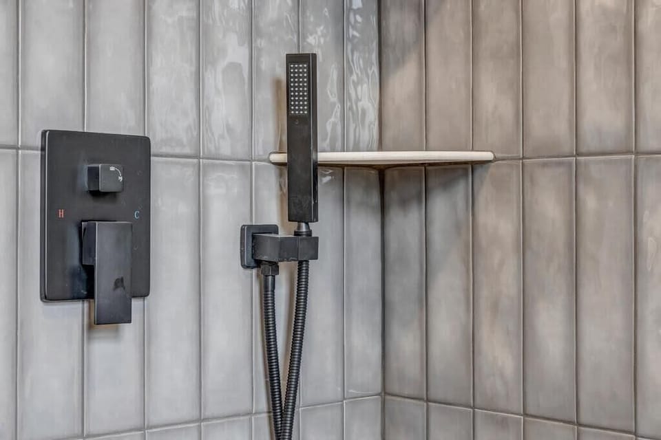 Hand-held showerhead