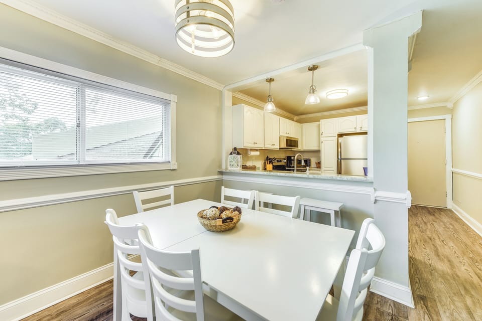 Dining Area | Free WiFi | Single-Story Unit