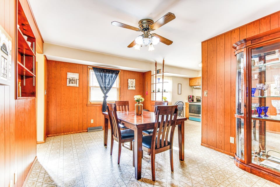 Dining Area | 1st Floor | Dishware/Flatware | Trash Bags/Paper Towels
