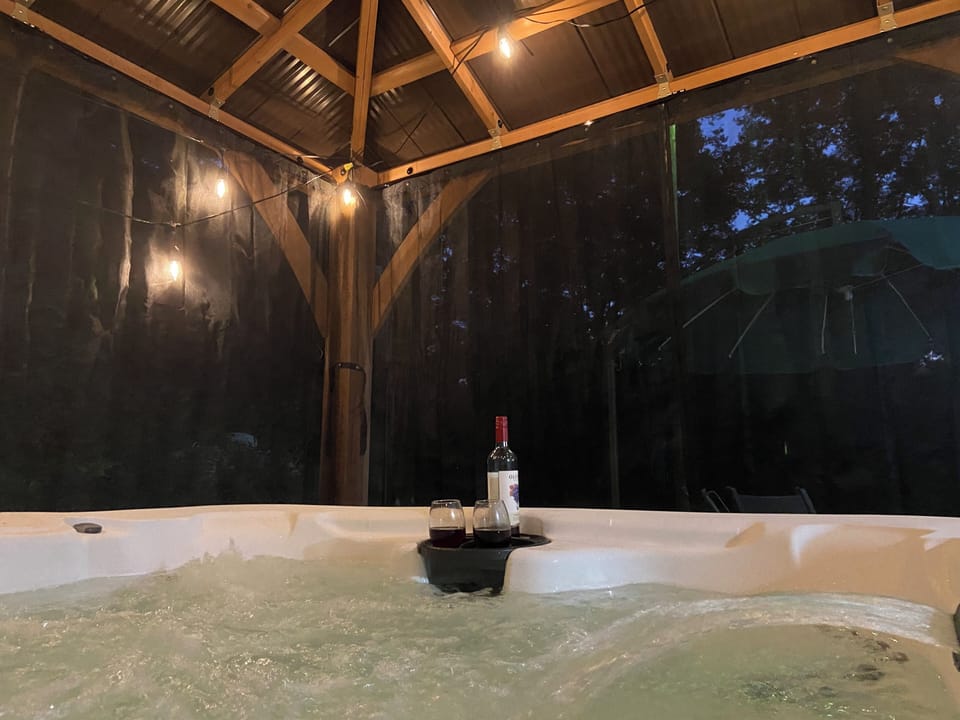Indoor spa tub