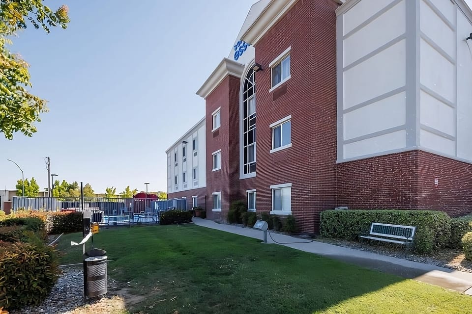 Arrive with ease at this clean, modern hotel exterior.