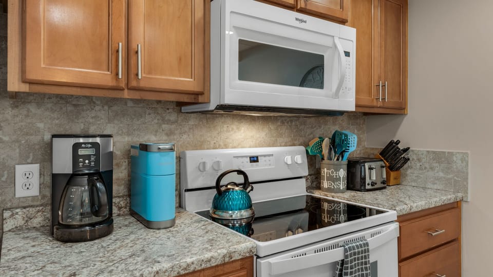 Moondrifter 405 Kitchen