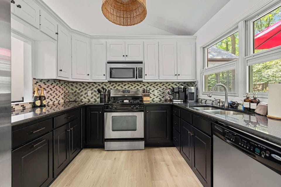 Making scrumptious vacay meals comes easier in a superb kitchen like this one.