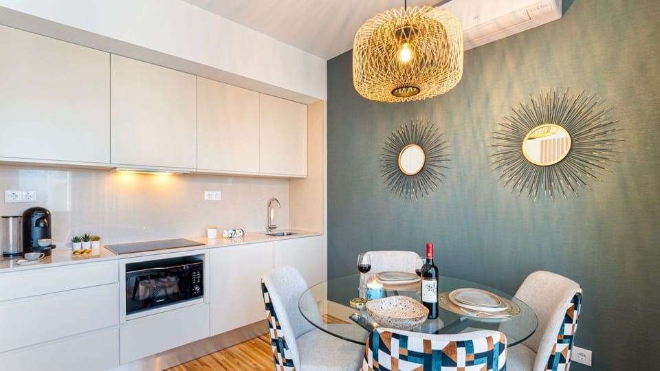 This stunning dining area, beautifully adorned with modern details, will be the best place to enjoy your homemade meals #magnificent #amazing