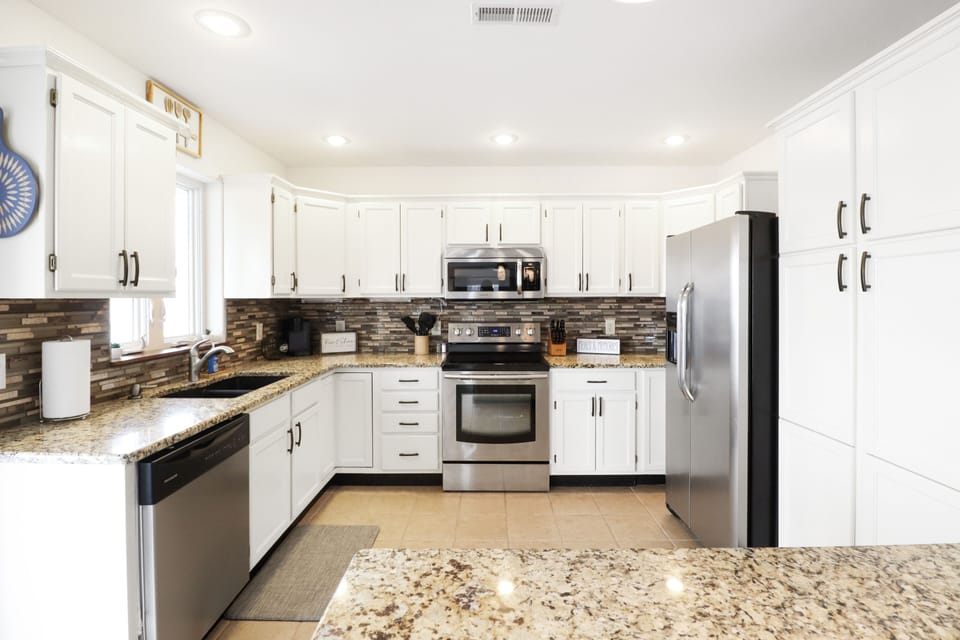 Ready to Cook Kitchen with Updated Appliances