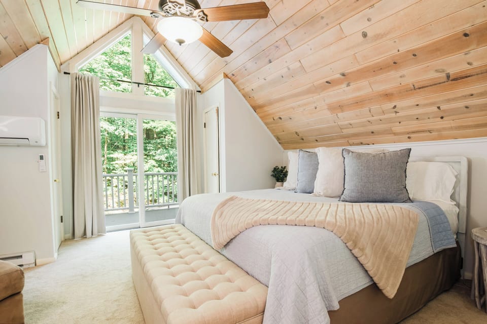 2nd Floor Bedroom w/ Dedicated Office/Make-up area/Lounge Chair w/ Pocket door