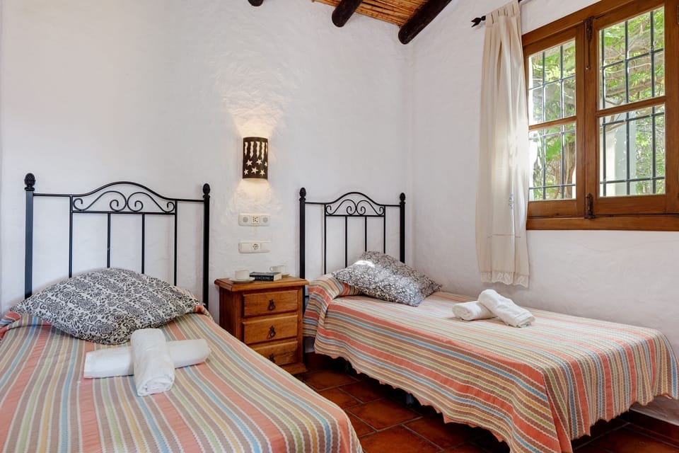 Twin bedroom
