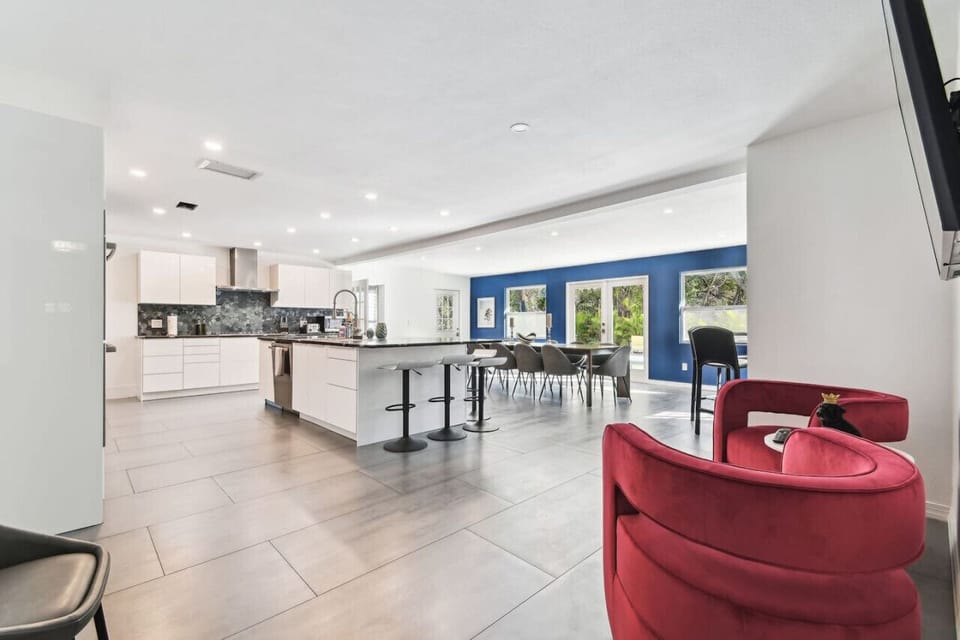Open space kitchen & dining area