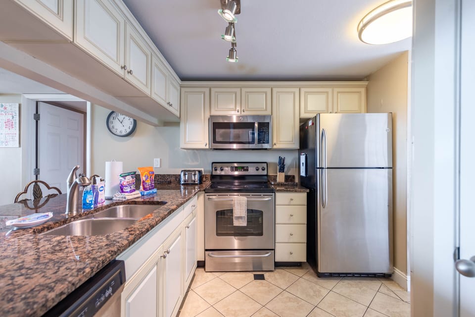 Fully Stocked Kitchen