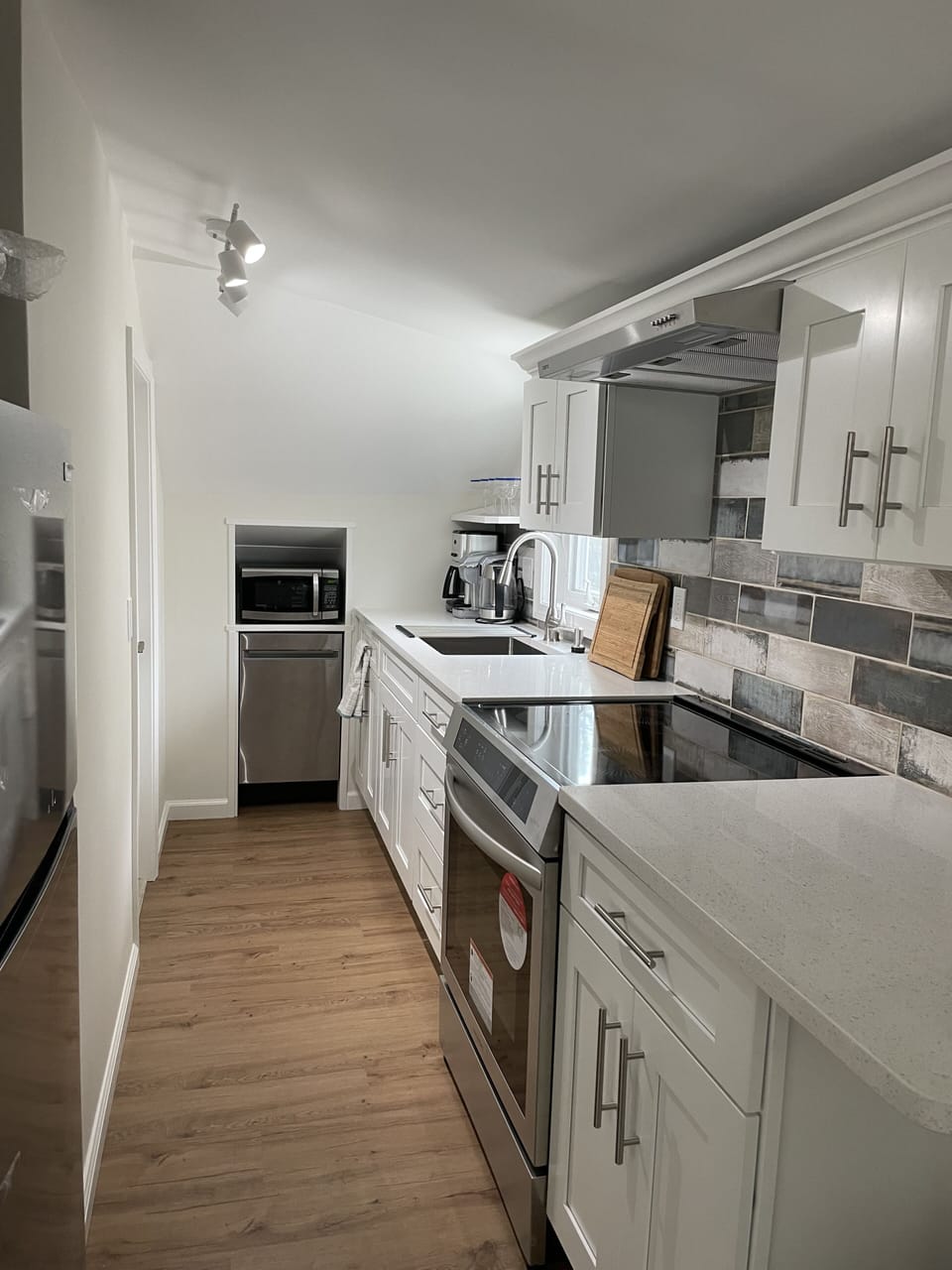 Newly renovated, well-equipped kitchen