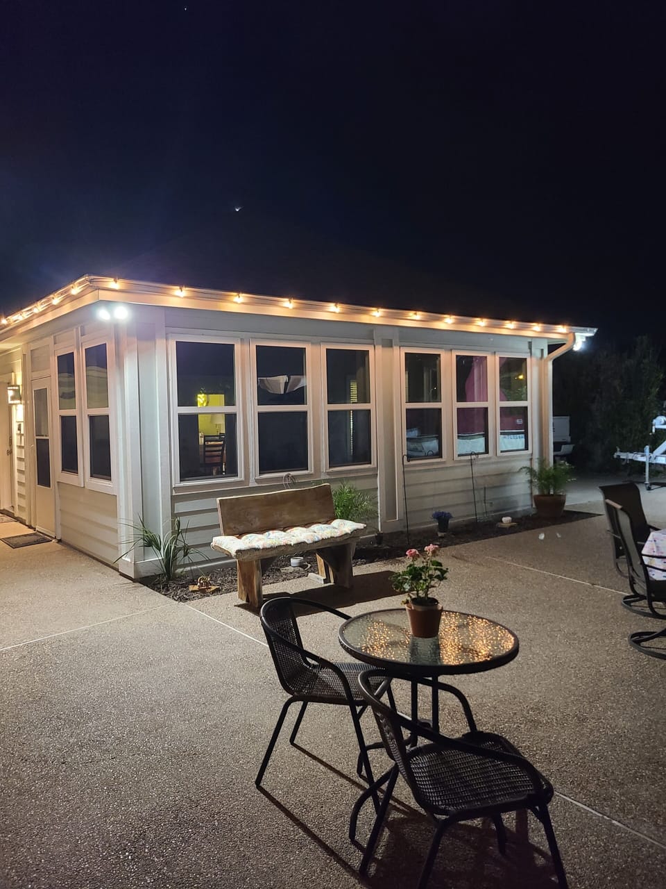 Beautiful outdoor area and newly AC enclosed patio.  Come enjoy