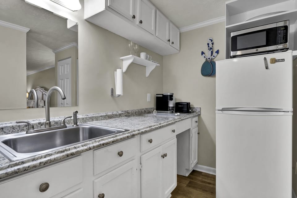 well-equipped kitchenette