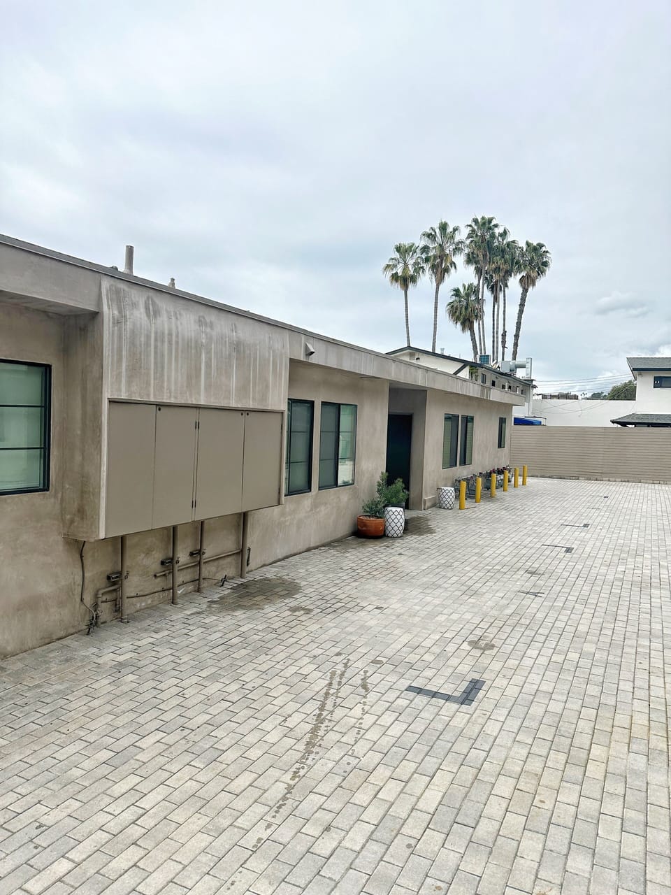 The black lines are your parking spot. The easiest drive-in/drive-out in Malibu!