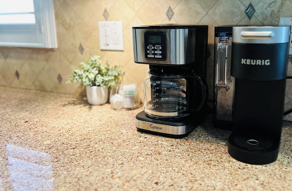 12-cup coffee pot & Keurig 