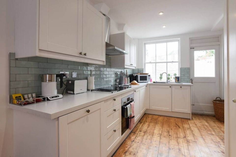 Fully equipped kitchen