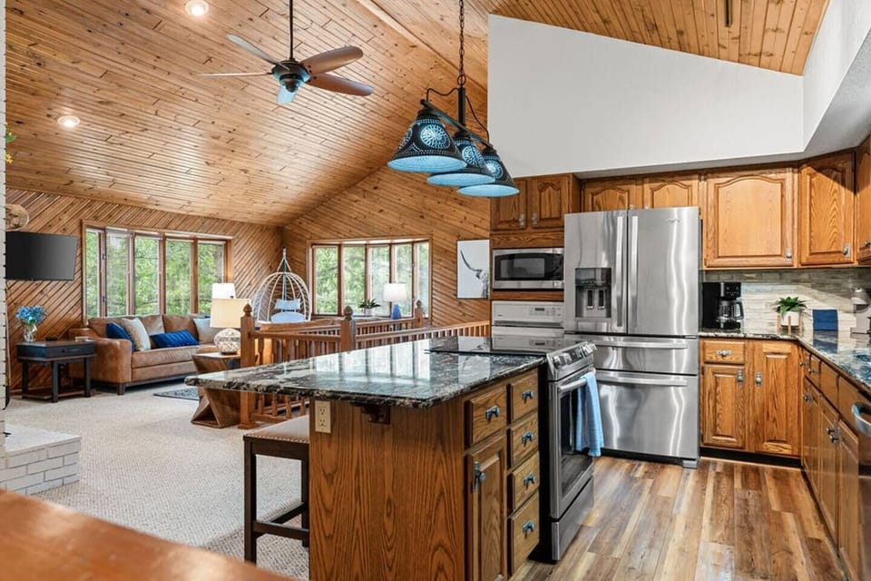 This kitchen has two ovens, stovetop, and microwave.  We supply a coffee maker and a Keurig (has an option for iced drinks), a blender, and much more. A full list will be supplied with booking. 