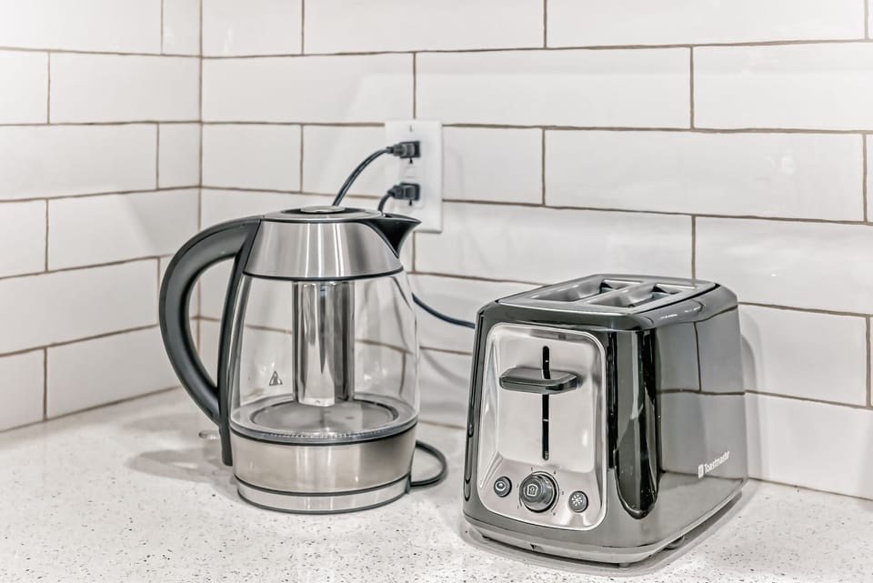Electric kettle and Toaster 