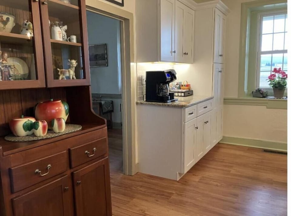 kitchen, coffee bar