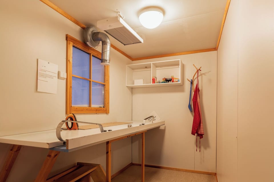 Ski care room