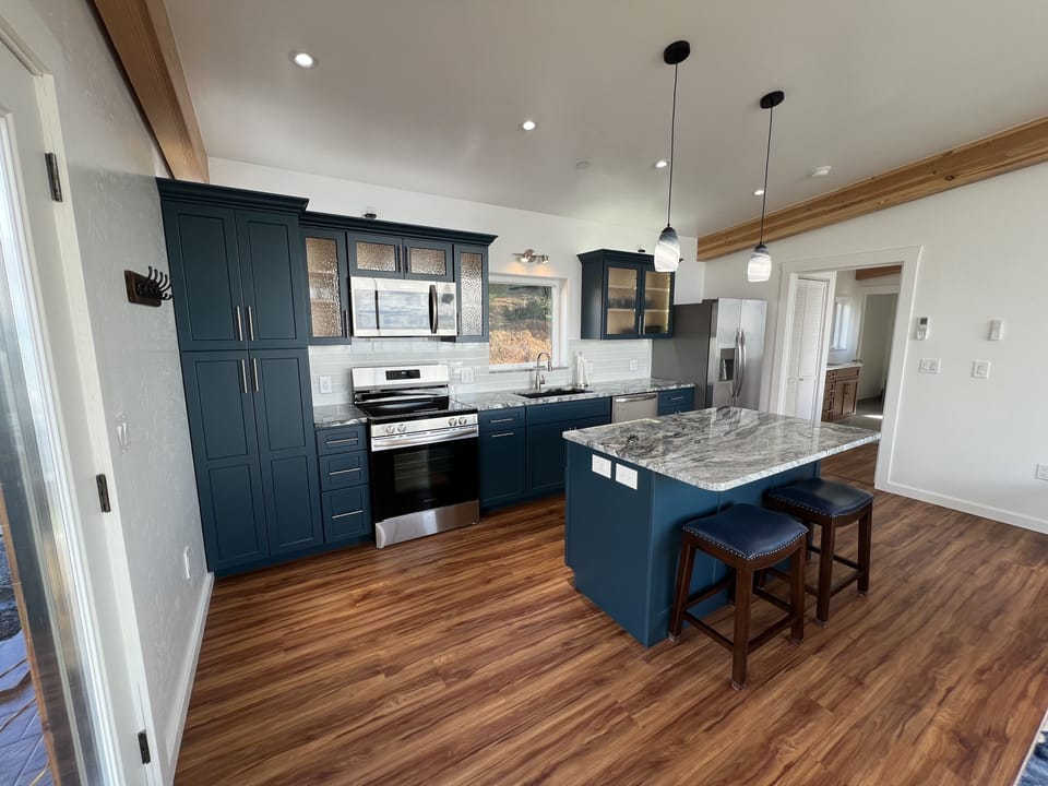 Fully equipped kitchen.
