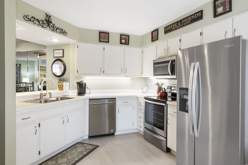 Full Kitchen with Major Appliances