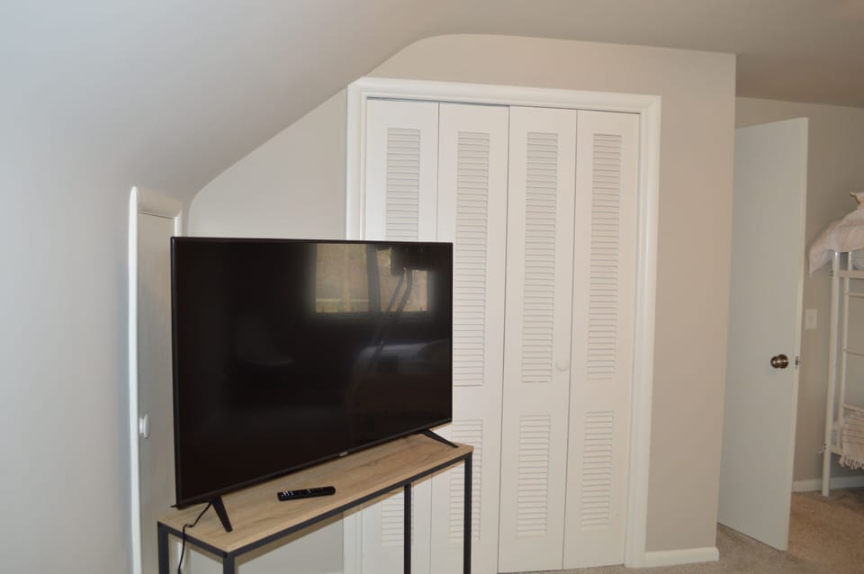 2nd floor king with full and twin