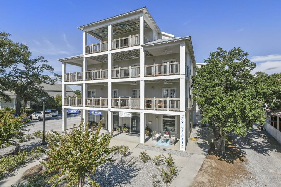 Experience Southern charm and seaside luxury at Hotel Pass Christian. Nestled along the picturesque Gulf Coast, this boutique retreat offers stunning water views, elegant accommodations, and a relaxing ambiance. Perfect for a tranquil getaway.