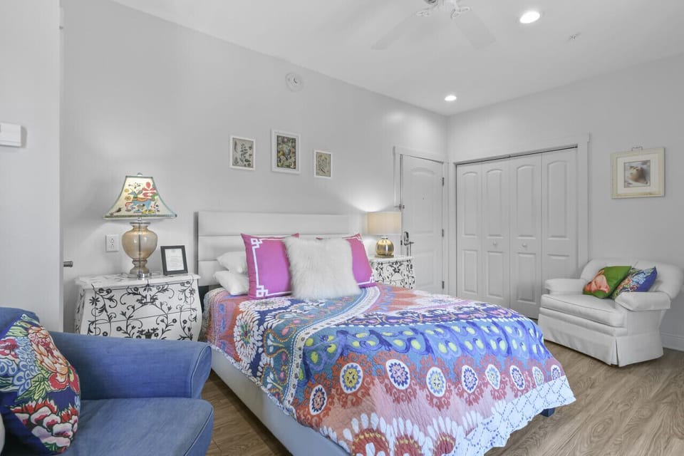 Hotel Pass Christian Queen Suite 305